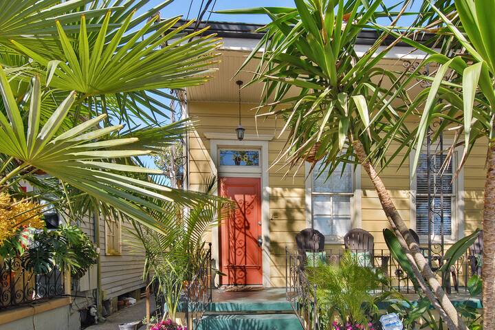 Uptown Pool Haven gallery image 2