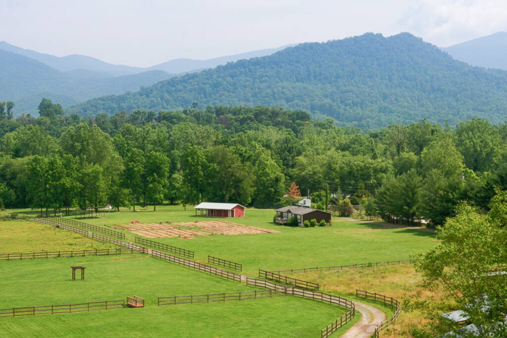 Field House 10 min. from Asheville Farm stays for Rent in Swannanoa