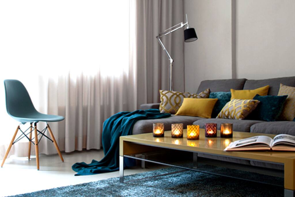 Apt Roth, living room