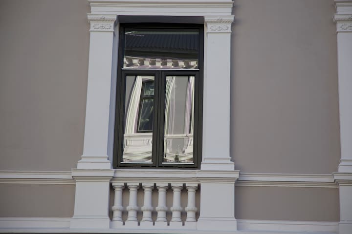 Lovely bedroom in beautiful area.