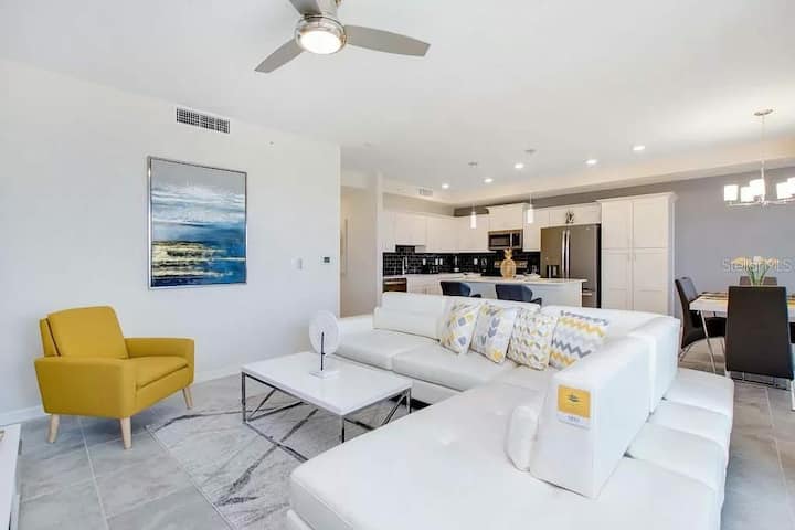 Paradox Condo Story Lake - Kissimmee, FL