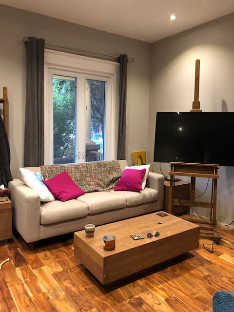 Cozy place in heart of leslieville