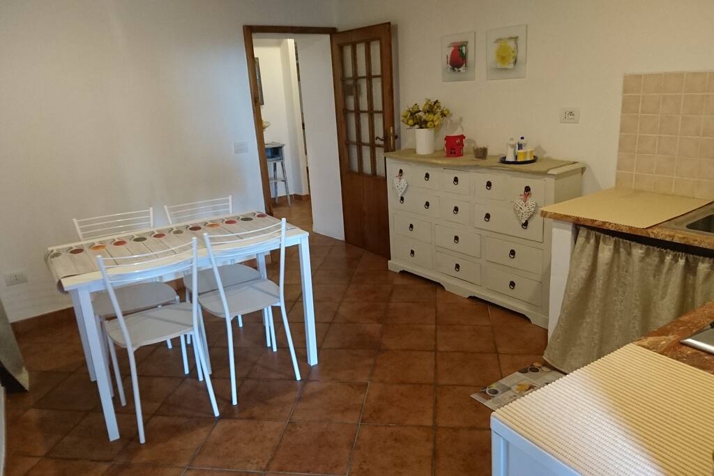 Cucina, tavolo pranzo