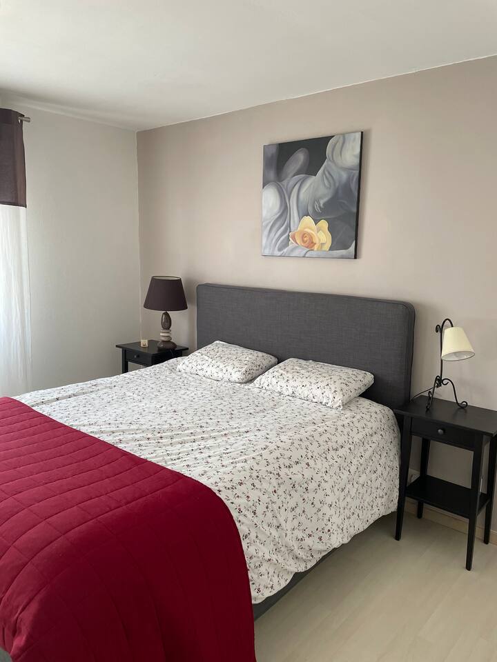 Spálňa 1 (lôžko 160) so šatňou