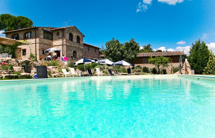 lovely farm- apartment (Fox)