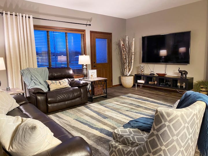 Larchwood Holiday Rentals & Homes Iowa, United States Airbnb