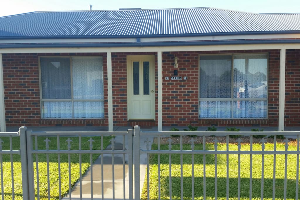 like a modern cottage
