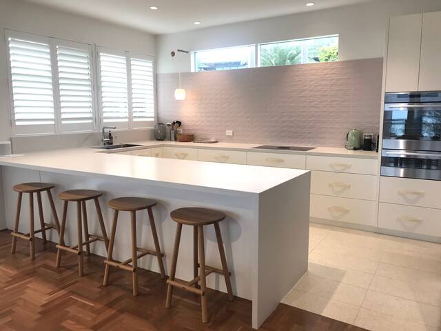 Beachfront Retreat gallery image 5