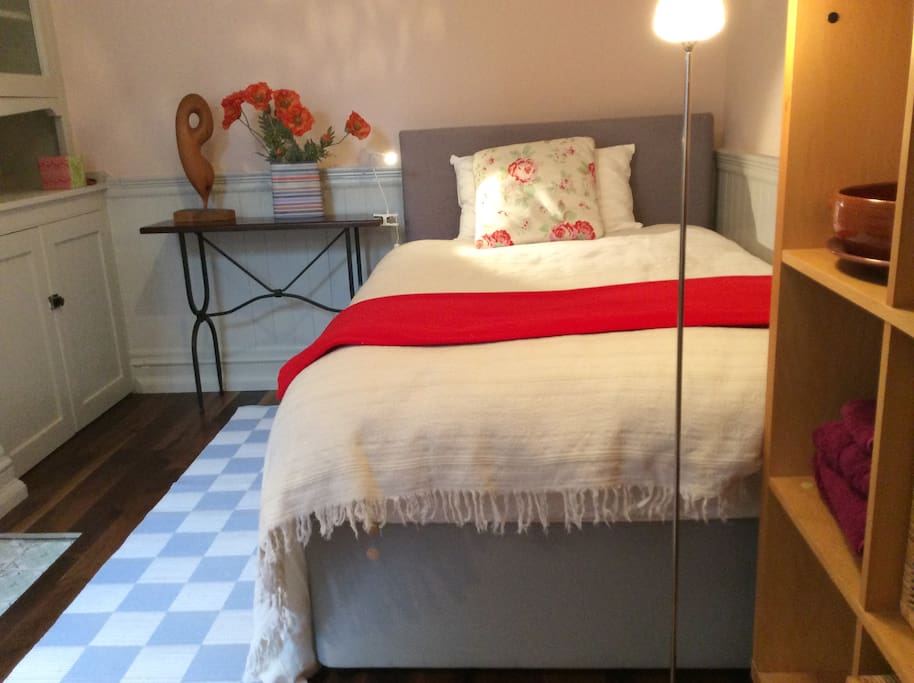 Cozy brand new bed