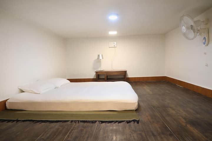 საძინებელი 1