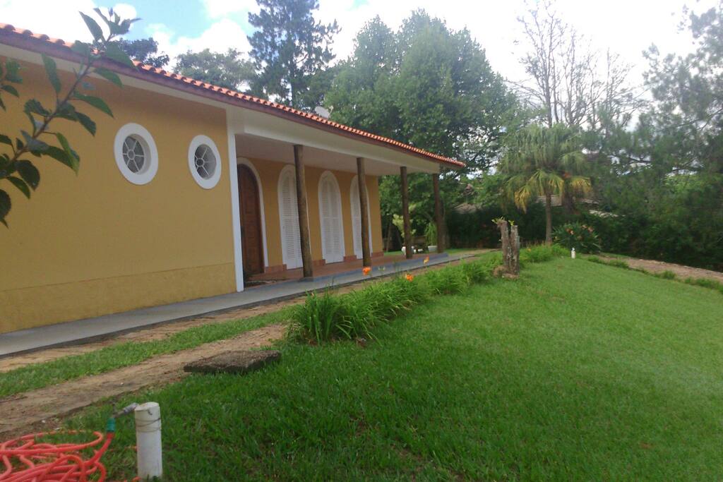 Vista da frente da casa
