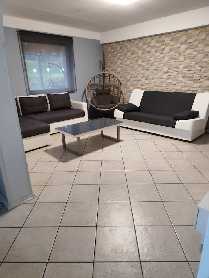 Družinski Apartma Na Mirni Lokaciji - Dekani