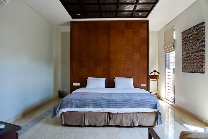 Dhoma e gjumit në katin përdhes #2. 