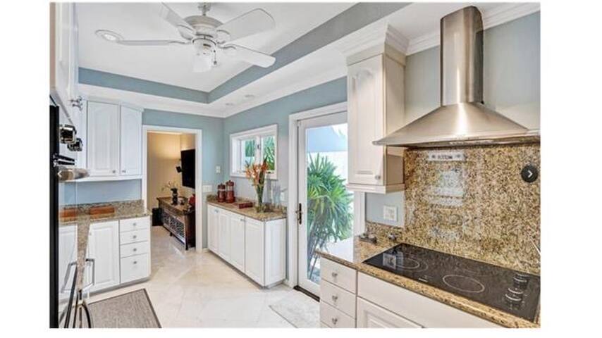 Waterfront Mediterranean Home. gallery image 5