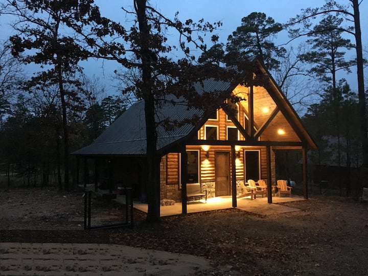 Rowdy Beaver Cabin/Fishing/Pool Table/Hottub/Games