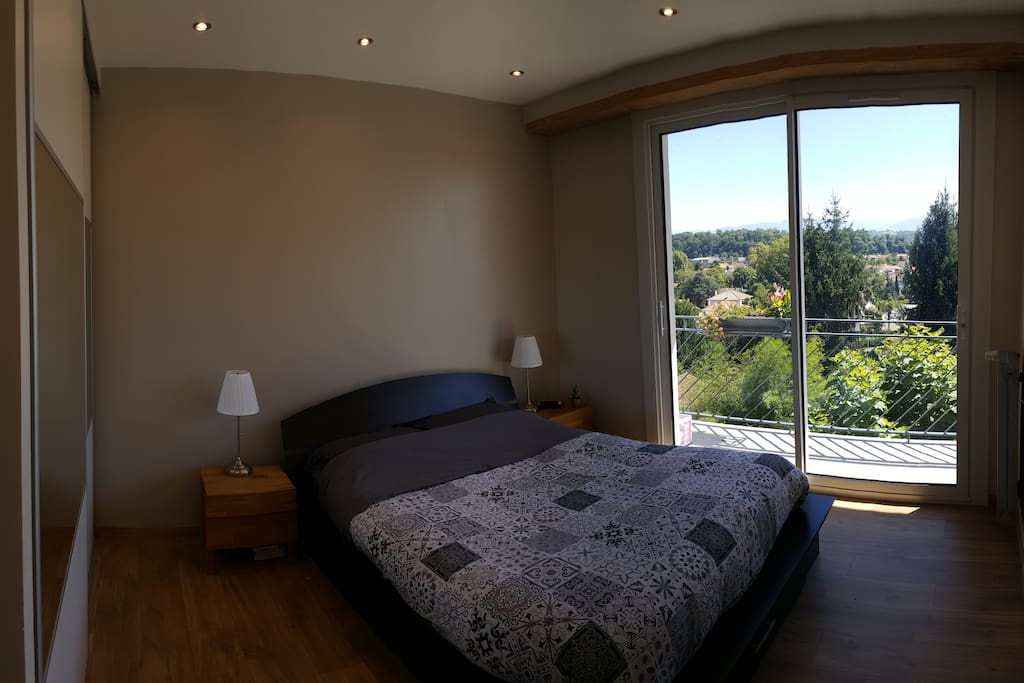 T3: Chambre avec vue sur les Pyrénées