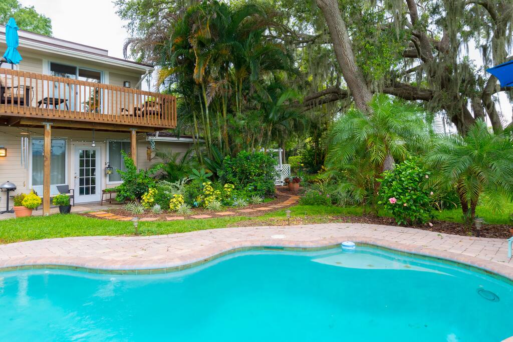 Private pool, garden, and balcony