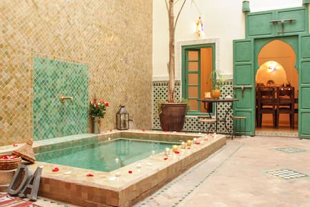 ►Dar Ahwach, privatized rental: 1 to 3 bedr. riad