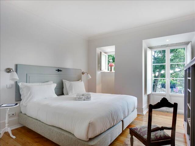 ⭐Stylish 2 Bedroom Apartment in Historical Center⭐ gallery image 3