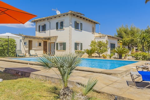 Popular Airbnb listing: Finca Ca Na Sota: Nice finca with garden and pool in Inca