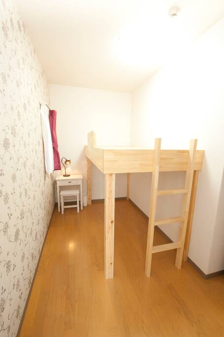 Set the futon for bedding.