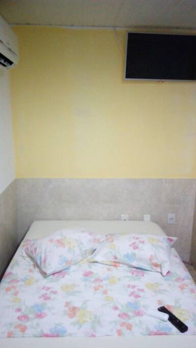 Cama de Casal, Tv 32" LED, Ar Condicionado