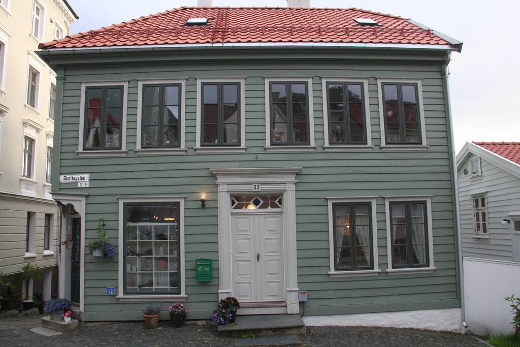 Bergens-hus i koselig og rolig strøk.