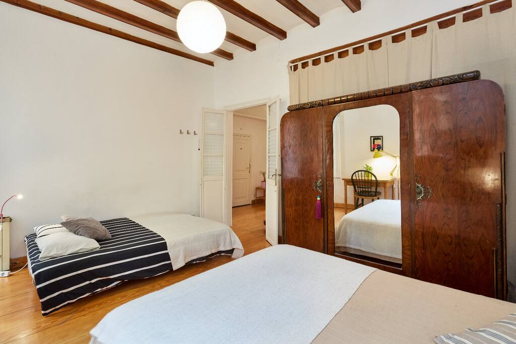 BIG DOUBLE BEDROOM