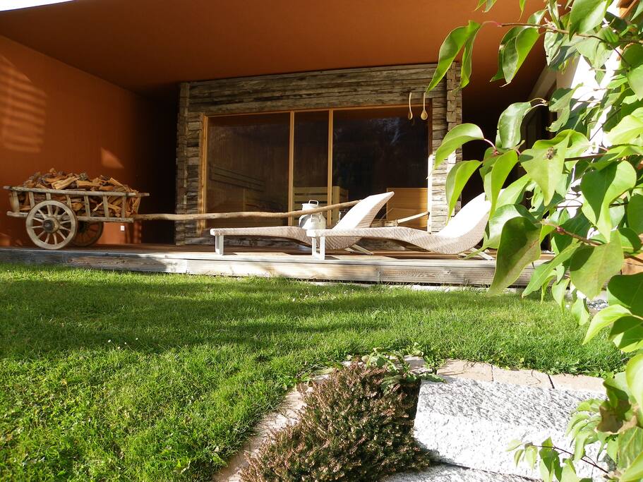 Finnische Sauna mit fresh Open Air Ruheraum