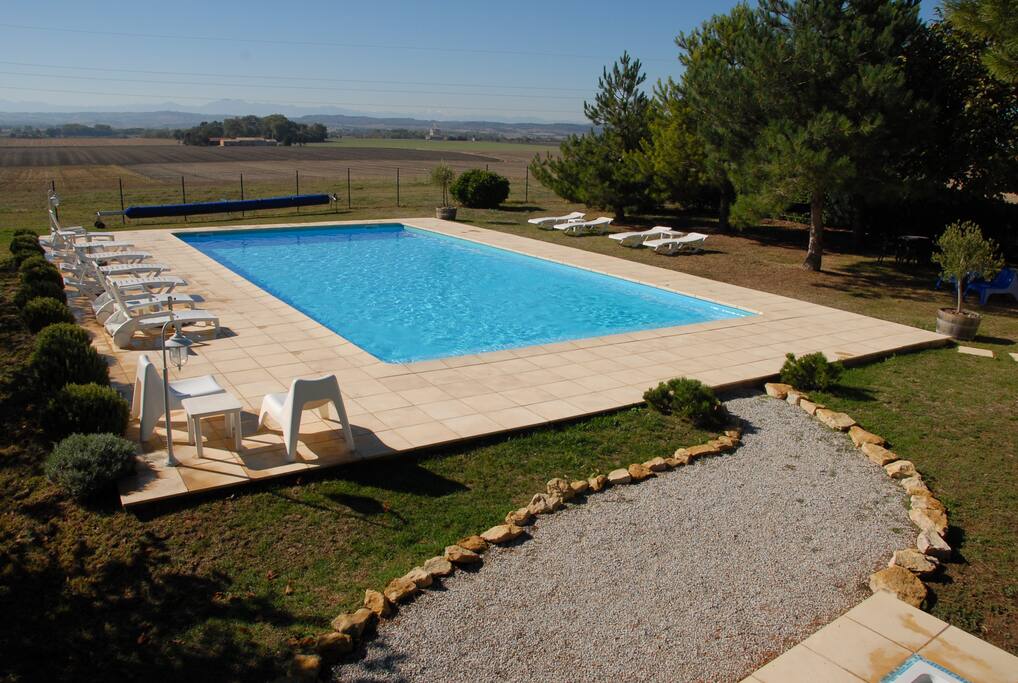 Secure 14x7m pool with views to the Pyrenees
