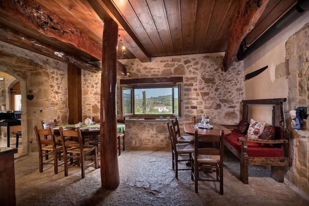 BREAKFAST ROOM