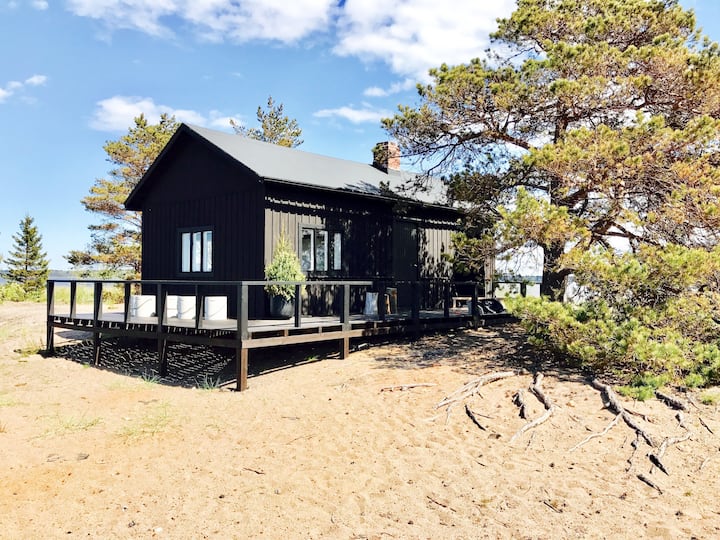 H A R R B Å D A - two cottages by the sea