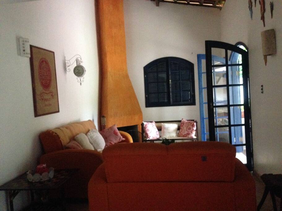 sala com lareira