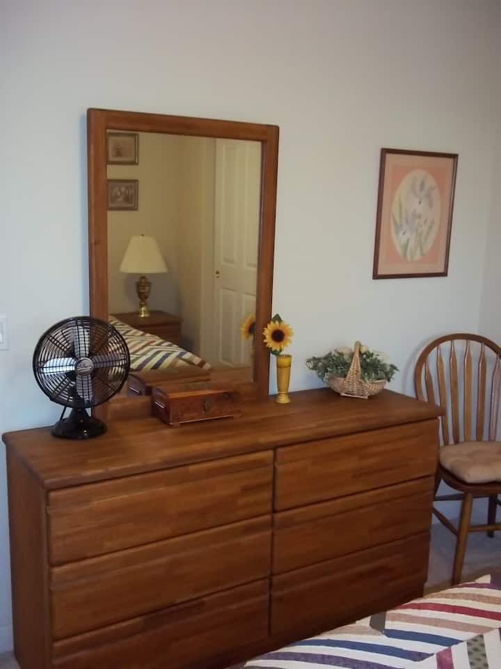 Shfaq zonën e veshjes së dhomës së gjumit