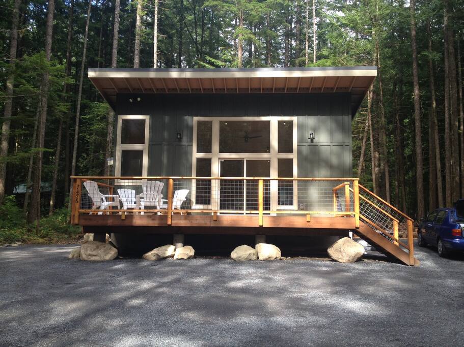 Modern Mt. Baker Glacier Cabin Houses for Rent in Deming