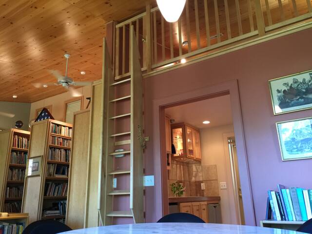 Home with private pool [Permit#: T2021032485] gallery image 3