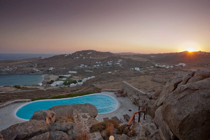 Luxury villa Super Paradise Mykonos gallery image 2