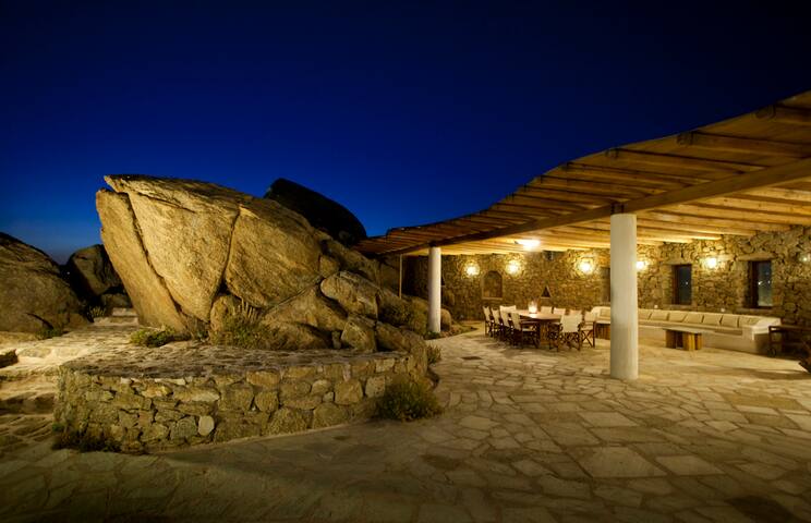 Luxury villa Super Paradise Mykonos gallery image 5