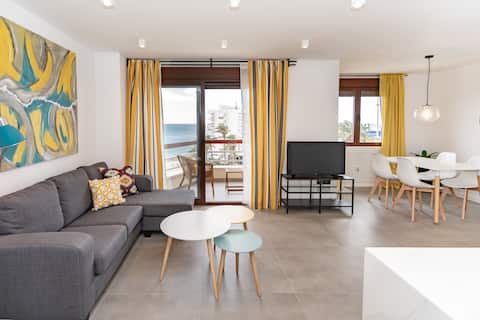 Top Airbnb: VIEWS OF PLAYA DEL POSTIGUET, PORT AND ESPLANADE in Alacant / Alicante