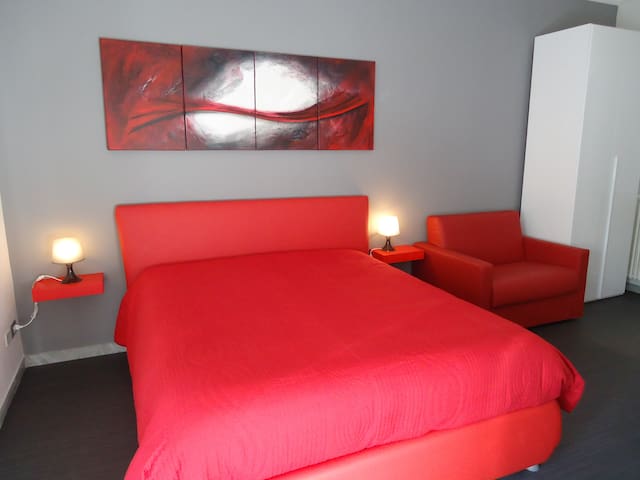 St Peter-Big apart in front of Dome