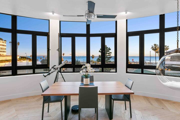 Breathtaking Ocean Front Oasis gallery image 3