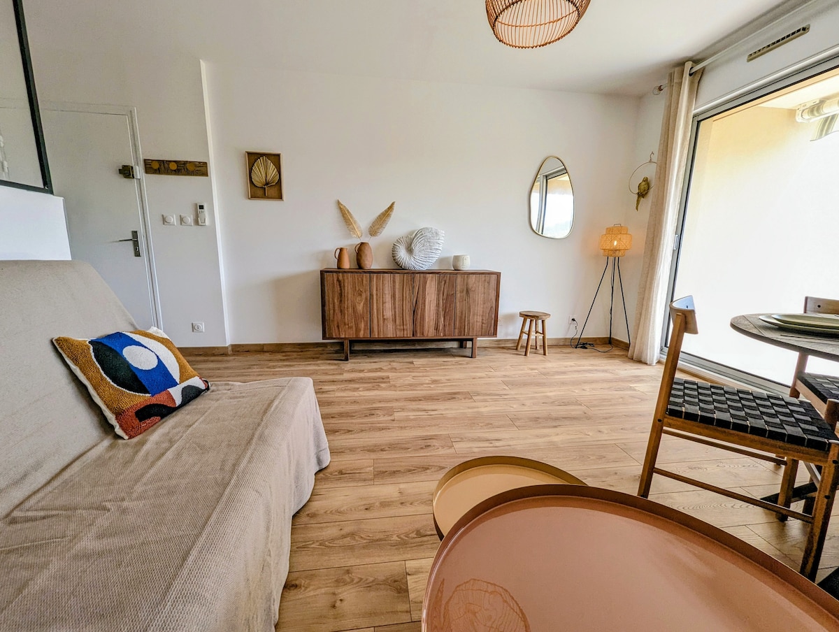 Top Airbnb: Elegant apartment and terrace à Bormes Les Mimosas