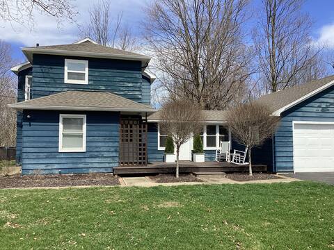 4 bedroom house near Paw Paw Lake