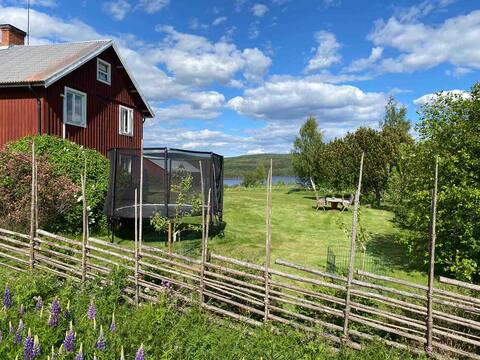 Spacious house with beautiful views just outside Järvsö