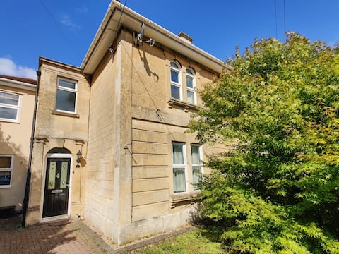 Beautiful, comfortable period home, large garden