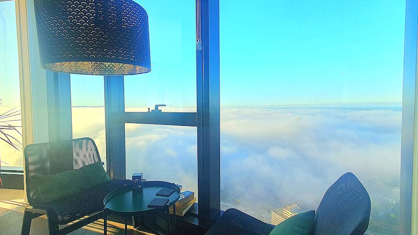 Experience Melbourne on Cloud 9 @67th Floor 2BR2BA