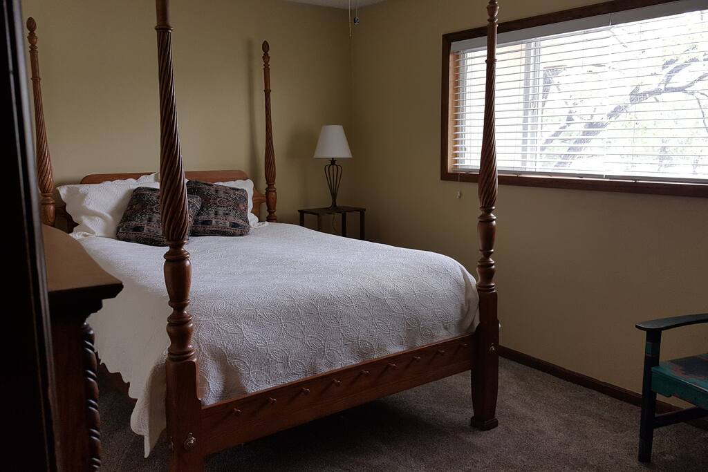 Bedroom 1: Sleep Number Queen Bed with Private Bath
