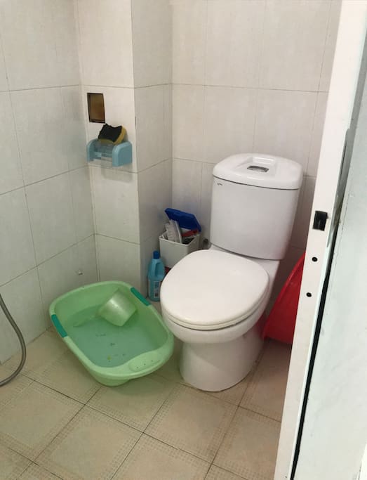 WC (no hot water)