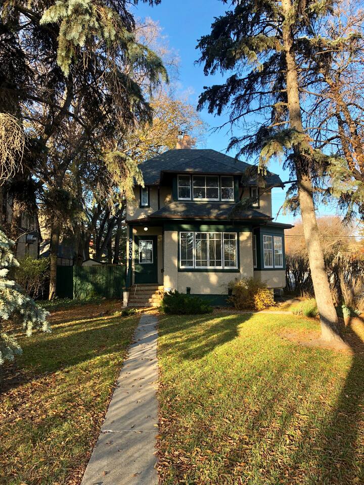 Lakeview Albert Street home across from Wascana! Houses for Rent in