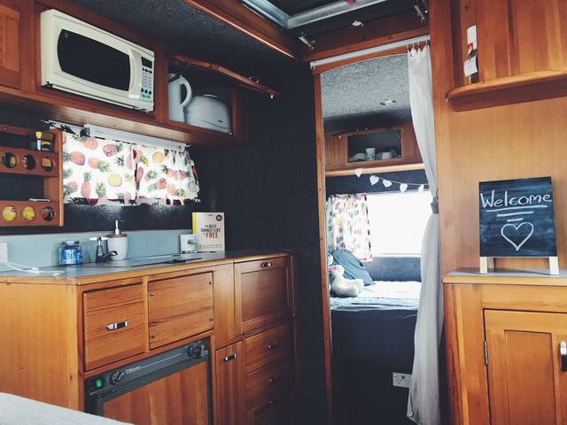 A beautiful getaway in a retro 80’s caravan